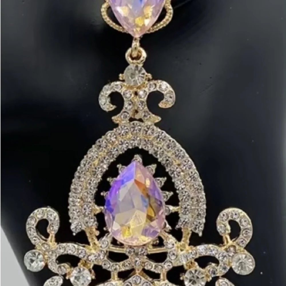Elegant Gold and Crystal Drop Earrings
